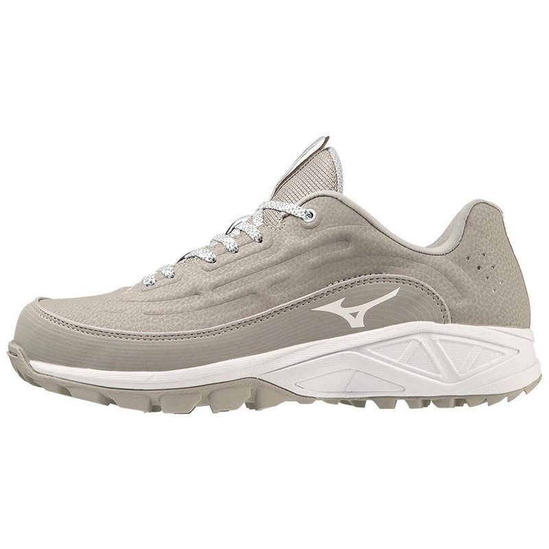 Mizuno Ambition 3 FP Low All Surface Women’s Turf Shoe 5 White
