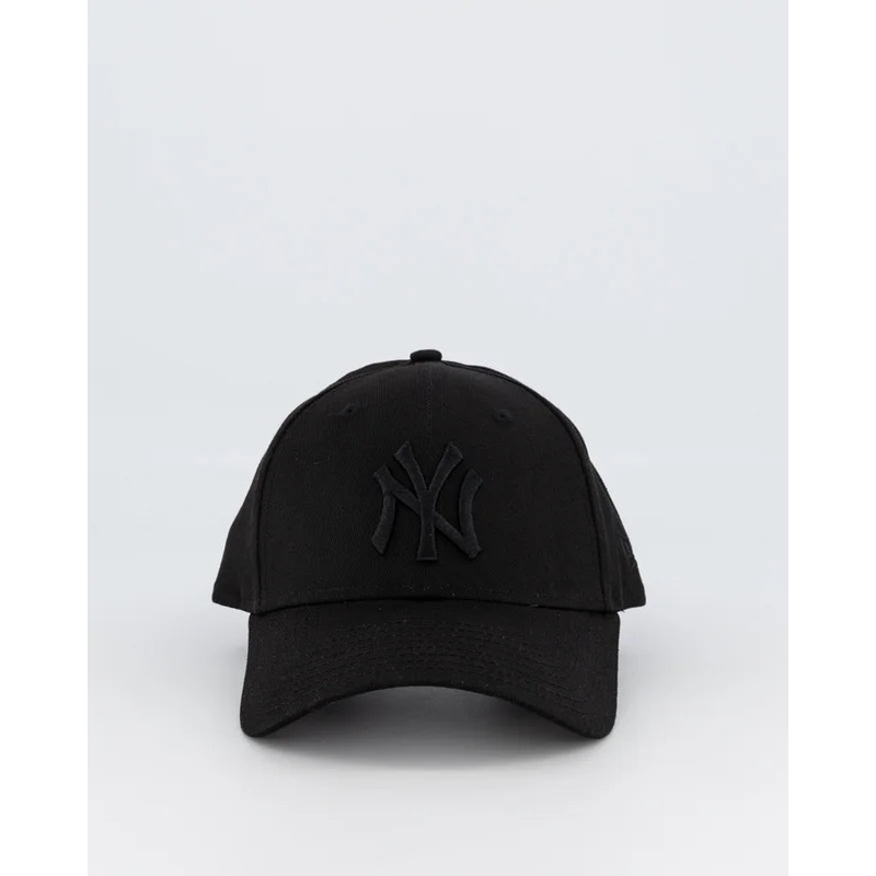 New Era New York Yankees Black on Black 9FORTY OSFM
