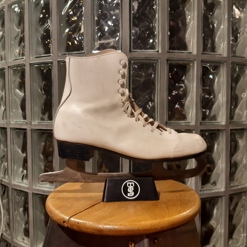 Figure Ice Skate Rental / Verhuur 38