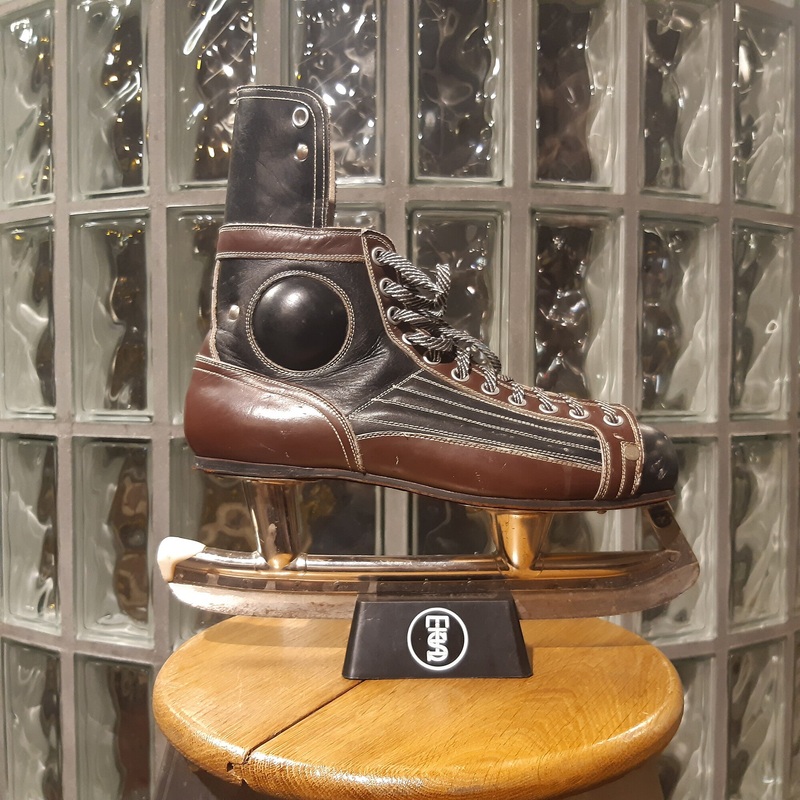 Hockey Ice Skate Rental / Verhuur 38