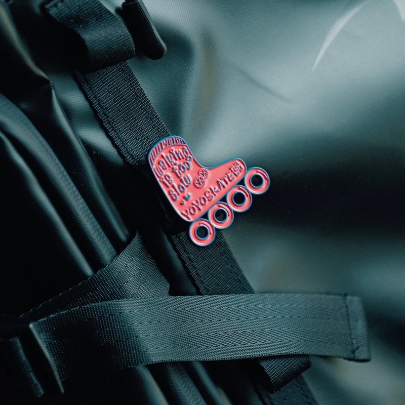Skate Pin – Walking is too slow Pink/Black