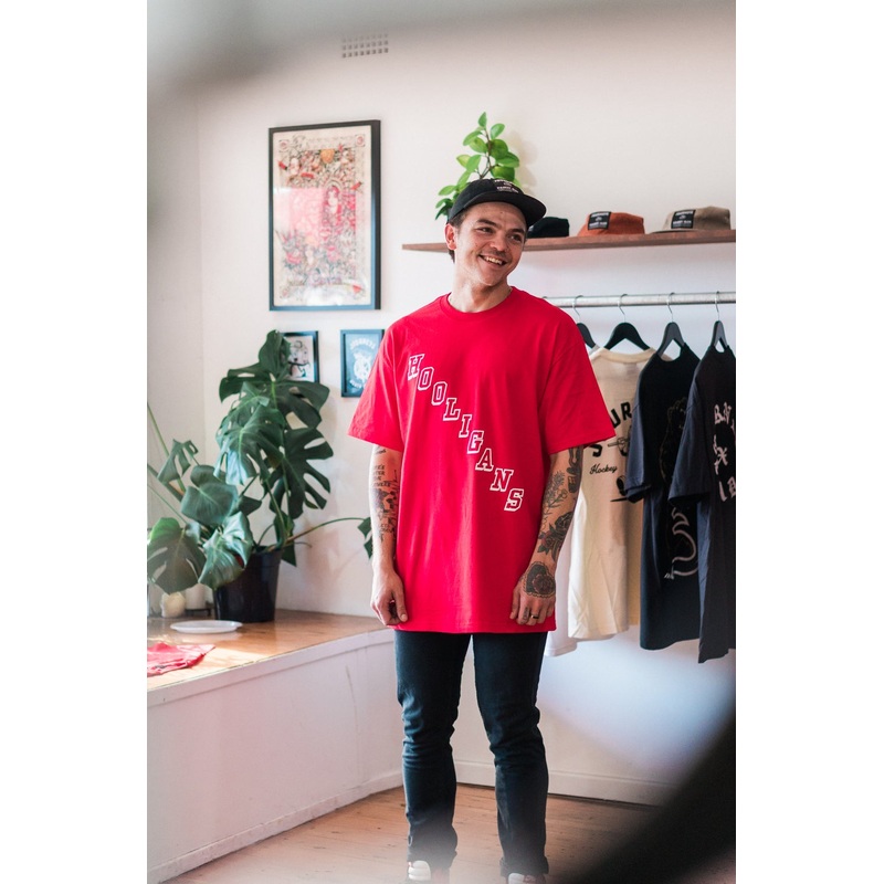 HOOLIGANS RED TEE RED SNR S