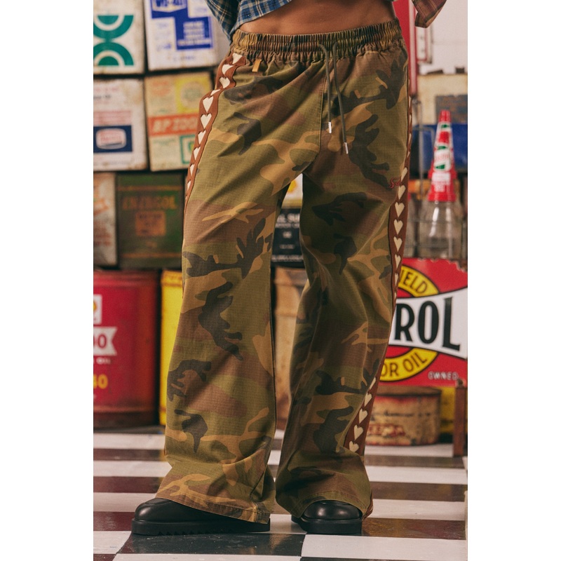 THE CANVAS HEART PANTS – CAMO XXS