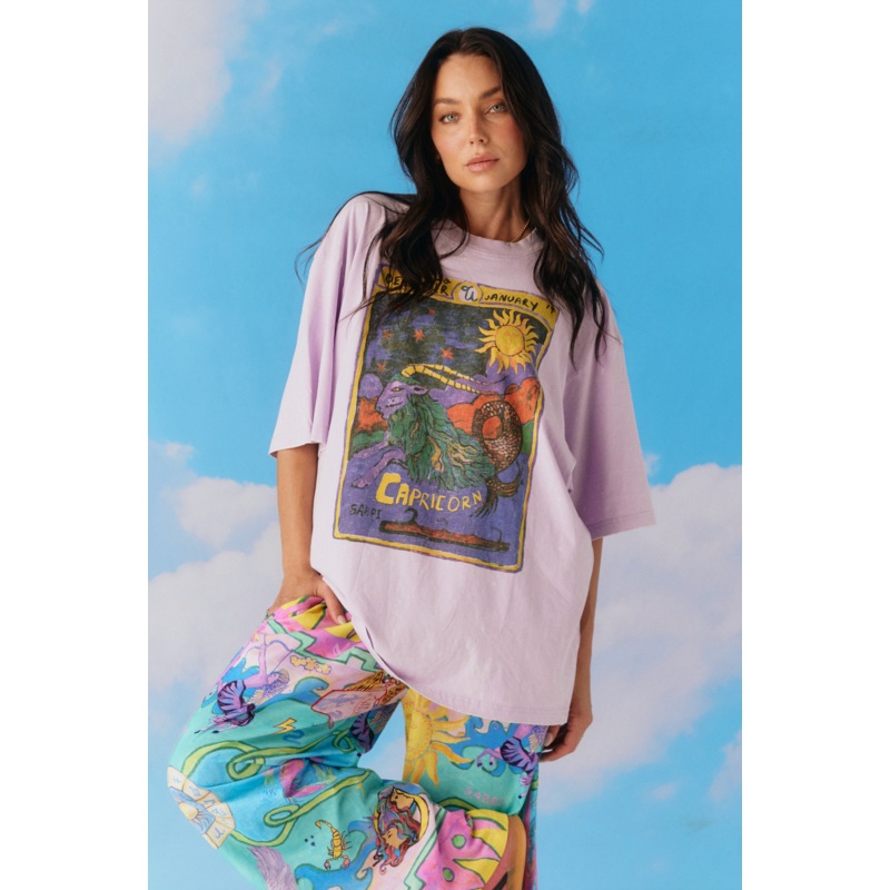 THE VERY OVERSIZED CAPRICORN TEE – LILAC XXS