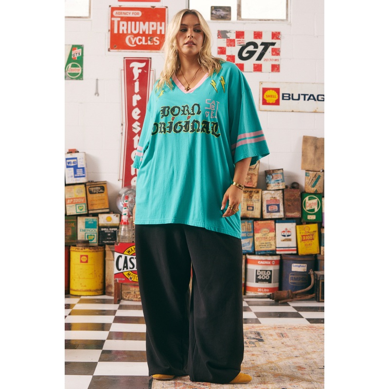 THE VERY OVERSIZED BORN ORIGINAL TEE – TEAL & PINK XXS