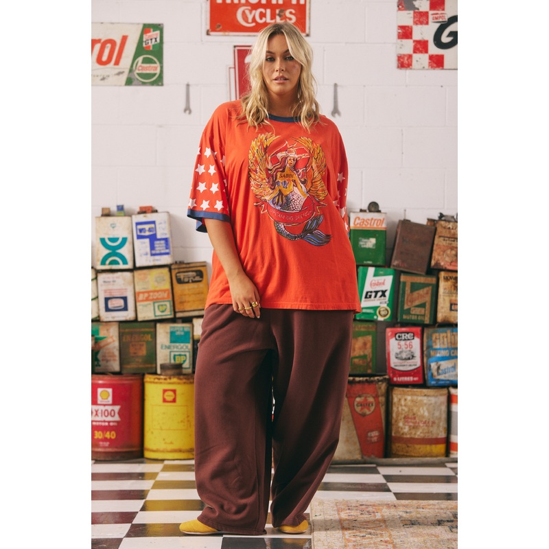 THE VERY OVERSIZED VINTAGE DREAM BIG BRENDA TEE – RED XXS