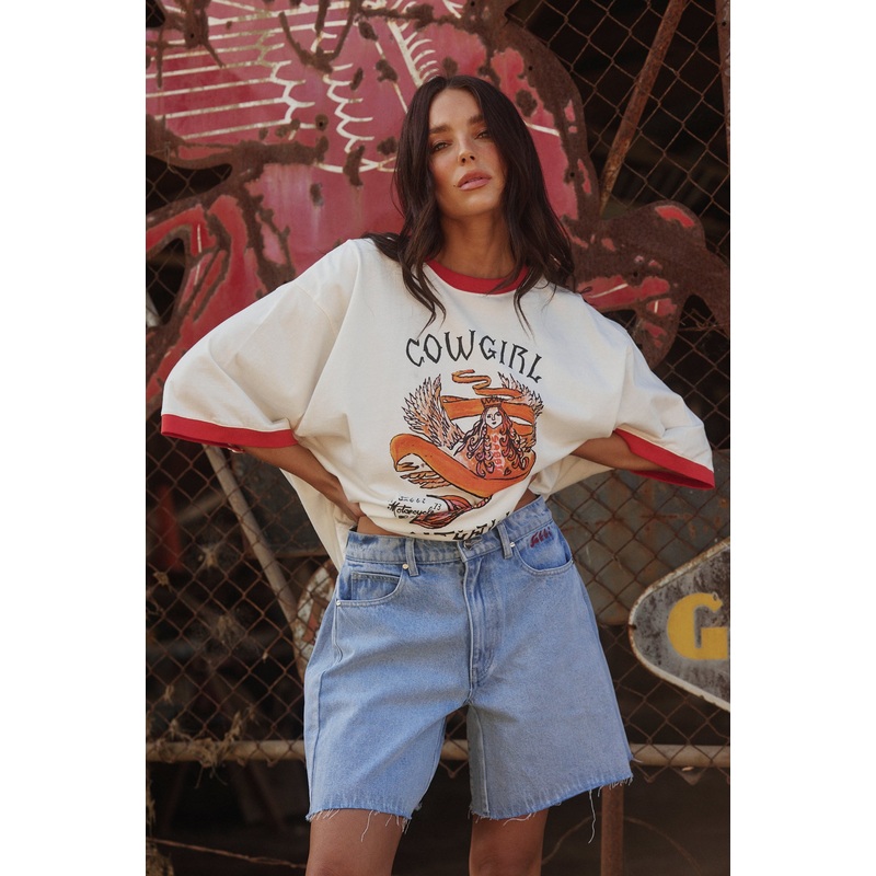THE VERY OVERSIZED COWGIRL OUTLAW TEE – WHITE XXS
