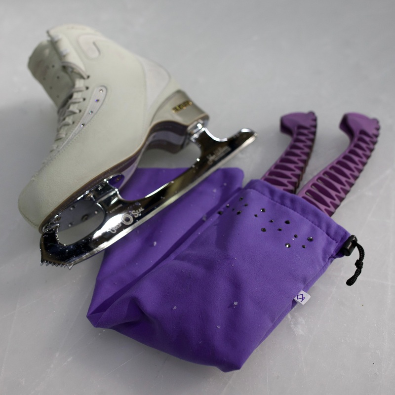 2-in-1 case & towel with crystals purple