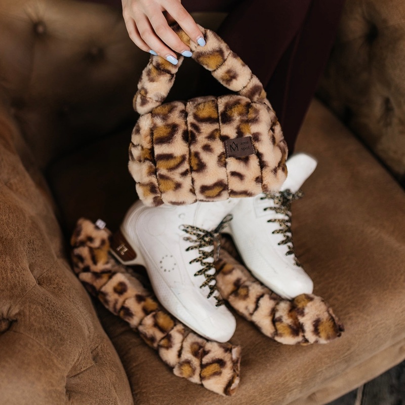 B&W blade soakers + vanity bag