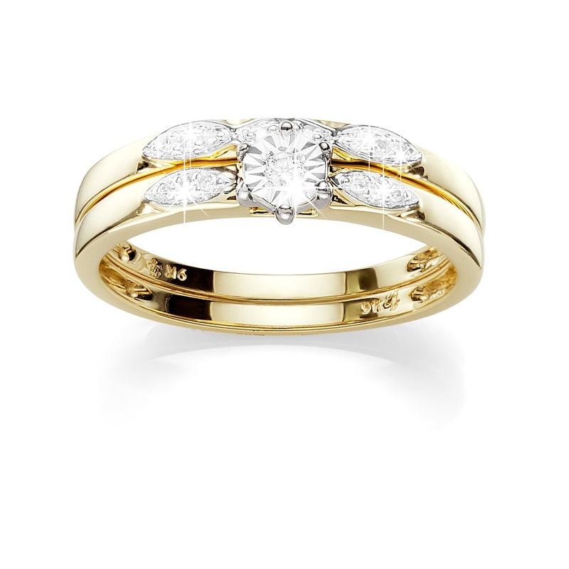 9ct gold diamond ring with matching band