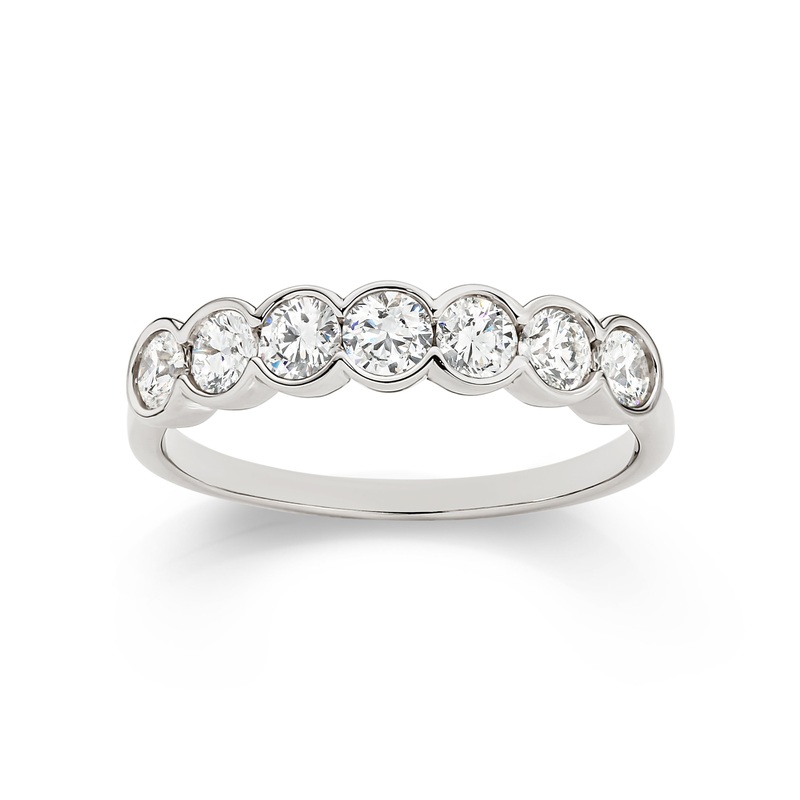 9ct white gold 1.00ct 7 diamond bezel set ring