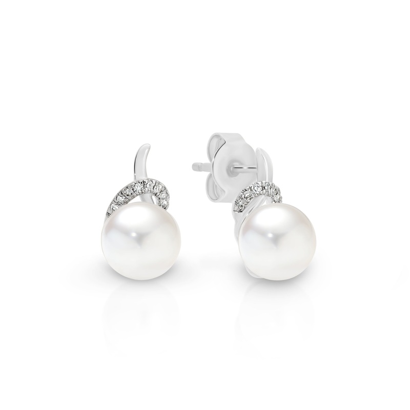 9ct white gold pearl and diamond studs