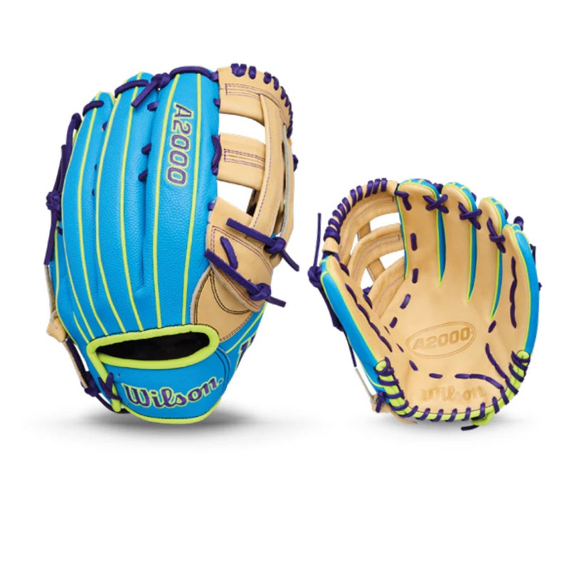 Wilson Winter 2025 A2000 12.5″ Baseball Glove- Right Hand Throw RIGHT HAND THROW 12.5″