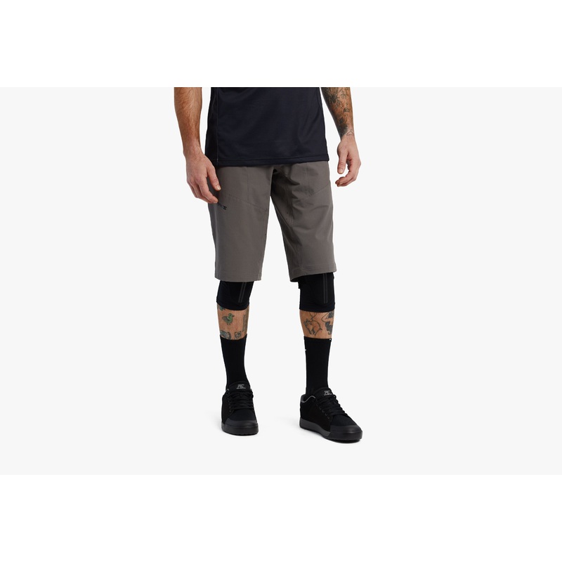 Race Face Indy Shorts – Men’s CHARCOAL S